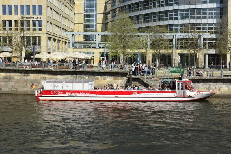 Berlin: Panoramic Boat Tour with Bilingual Audio Guide - Why a Spree panoramic cruise helps you read Berlin