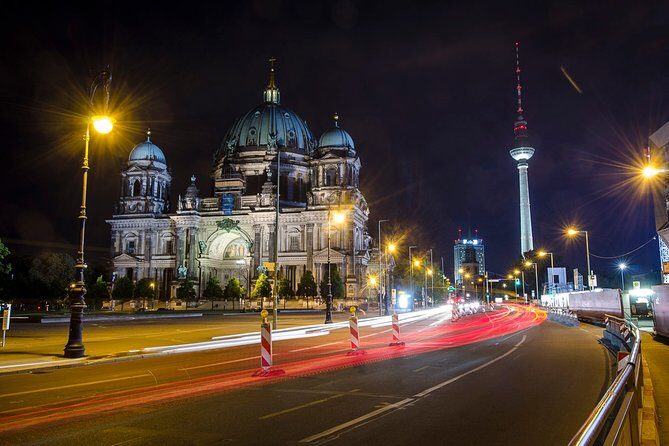 Berlin Photography Masterclass - Private Photography Lesson - Berlin Wall and East Side Gallery: Photography With Meaning and Care