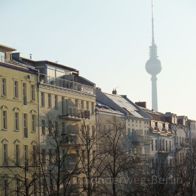 Berlin: Prenzlauer Berg District Guided Walking Tour - Starting in Prenzlauer Berg: the meeting point and how the walk is paced