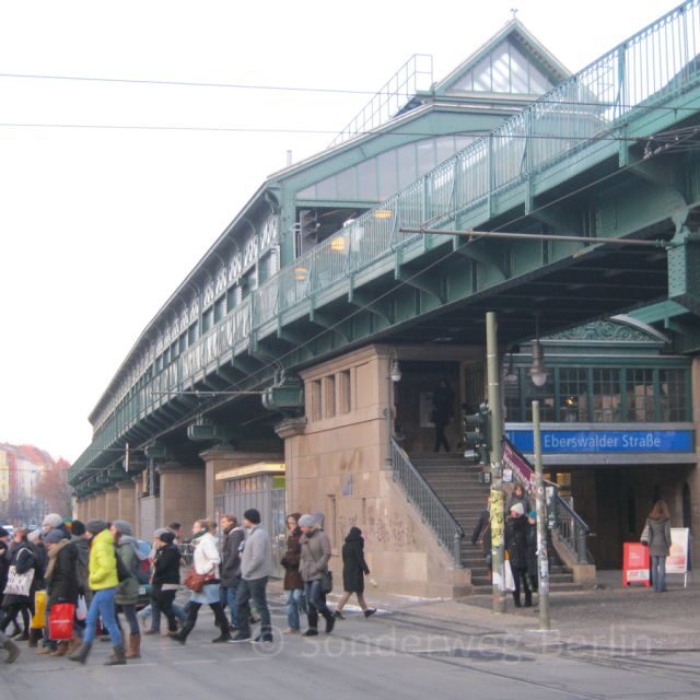 Berlin: Prenzlauer Berg District Guided Walking Tour - Bernauer Straße and the Messel House: reading the street like a map
