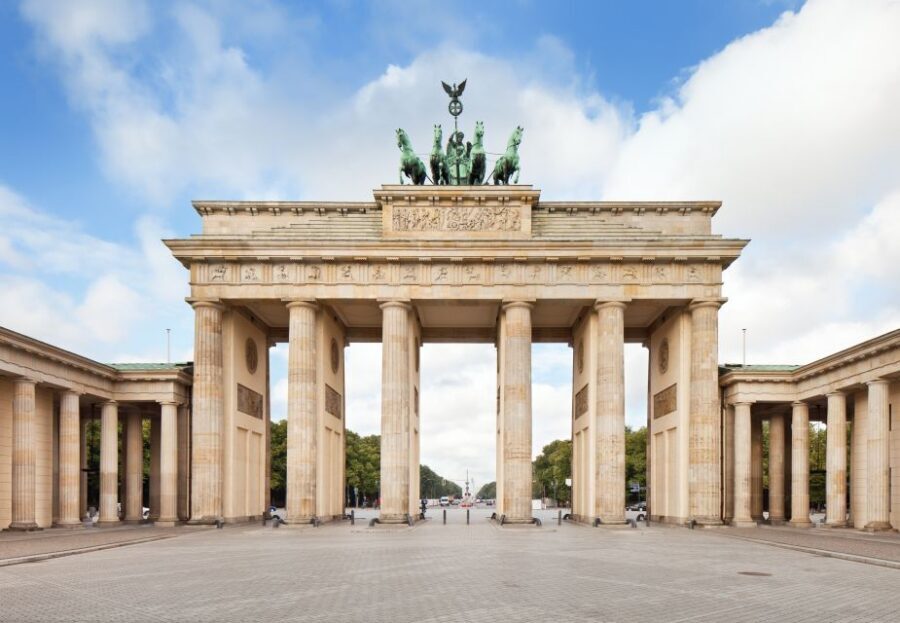 Berlin: Private 2-Hour Sightseeing Tour in Classic GDR Van - Photo stops without getting stuck: the pace you should plan for