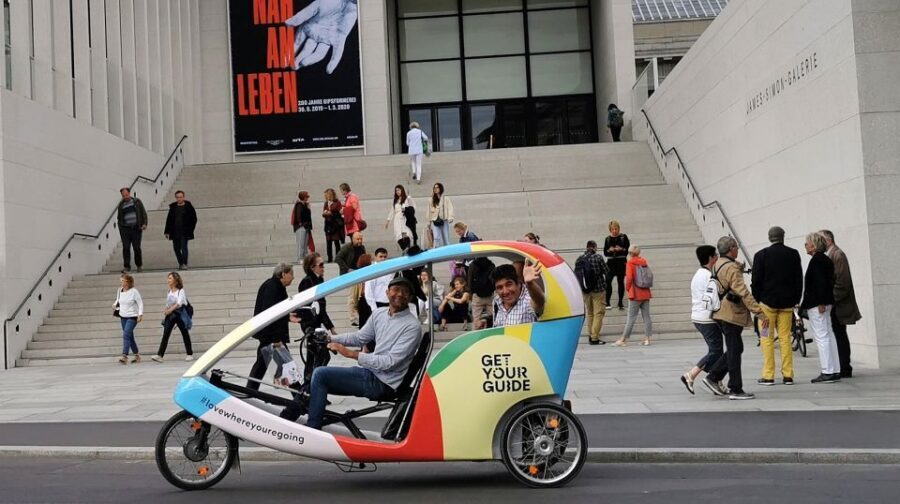 Berlin: Private Guided E-Rickshaw Tour - Why a private e-rickshaw beats walking in central Berlin