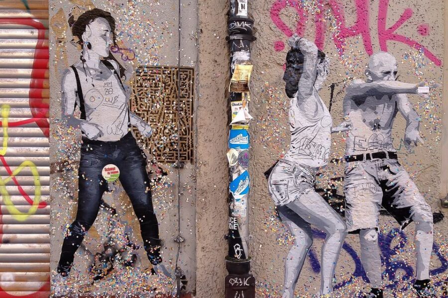 Berlin: Private Kreuzberg Street Art Walking Tour - Street Life Around the Stops: Cafés, Bars, and Night-Time Kreuzberg