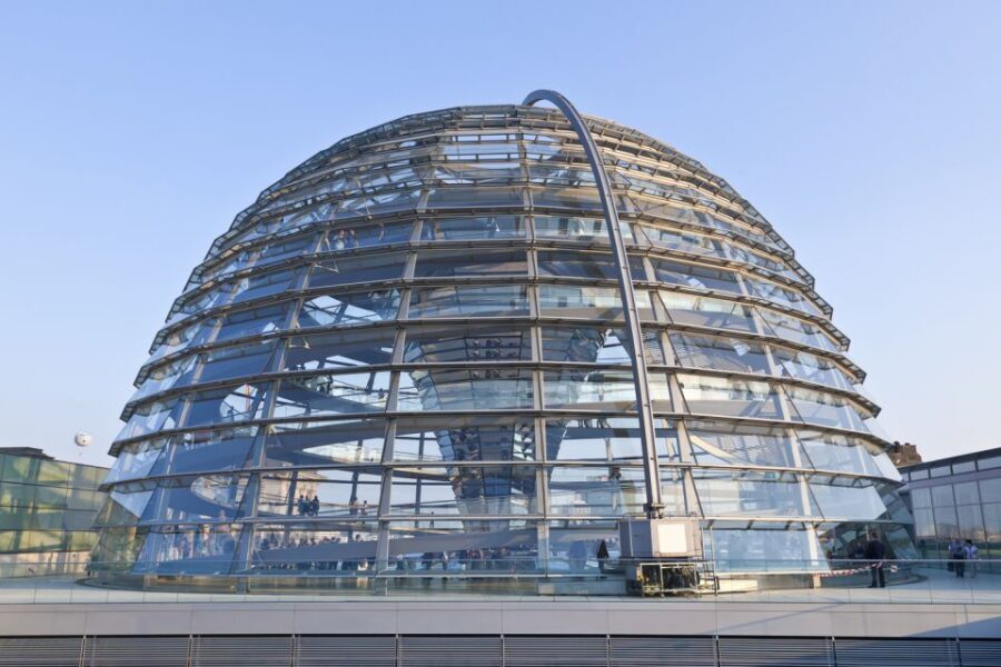 Berlin: Private Reichstag and Glass Dome Tour - Why start at Pariser Platz and not at the Reichstag door