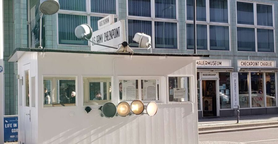 Berlin: Private walking tour through the city center - Checkpoint Charlie: where the Cold War becomes real