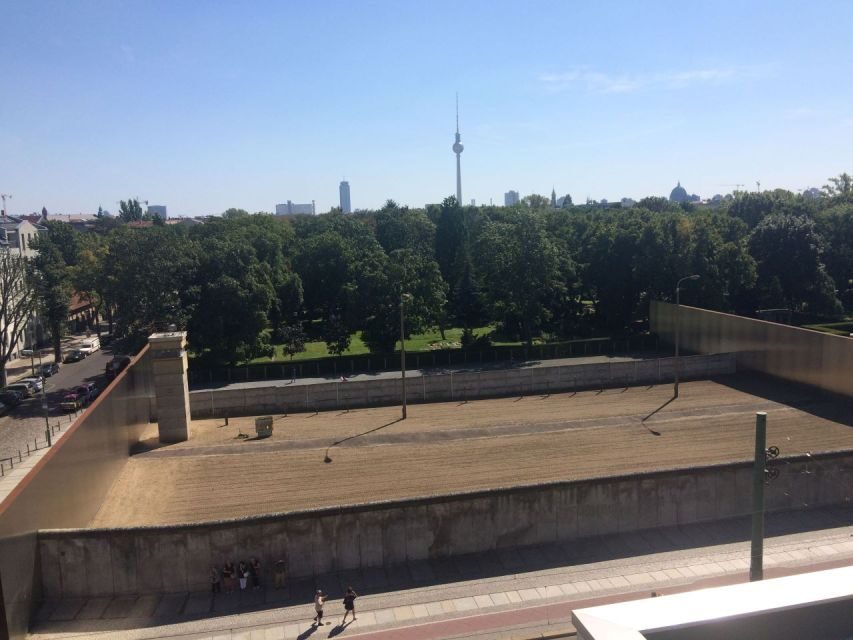 Berlin: Private Walking Tour with a Local Guide - Why a private walking tour is the right move in Berlin