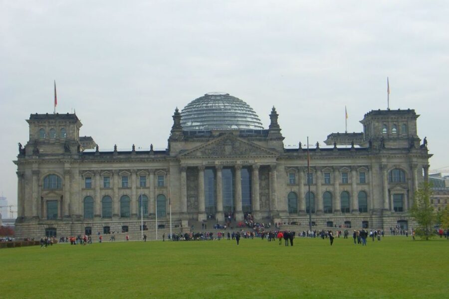 Berlin: Private Walking Tour with a Local Guide - The Berlin Wall area: seeing how the city remembers