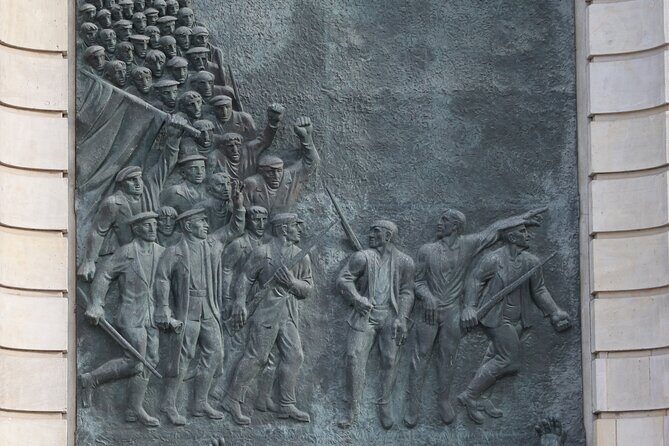 Berlin Protest History Tour: Rebels, Resistance, and Revolution - Marx-Engels-Forum: arguing about symbols in public space