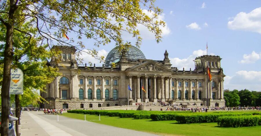 Berlin: Reichstag, Plenary Chamber, Cupola & Government Tour - The government-district walk along the Spree (where the story starts)