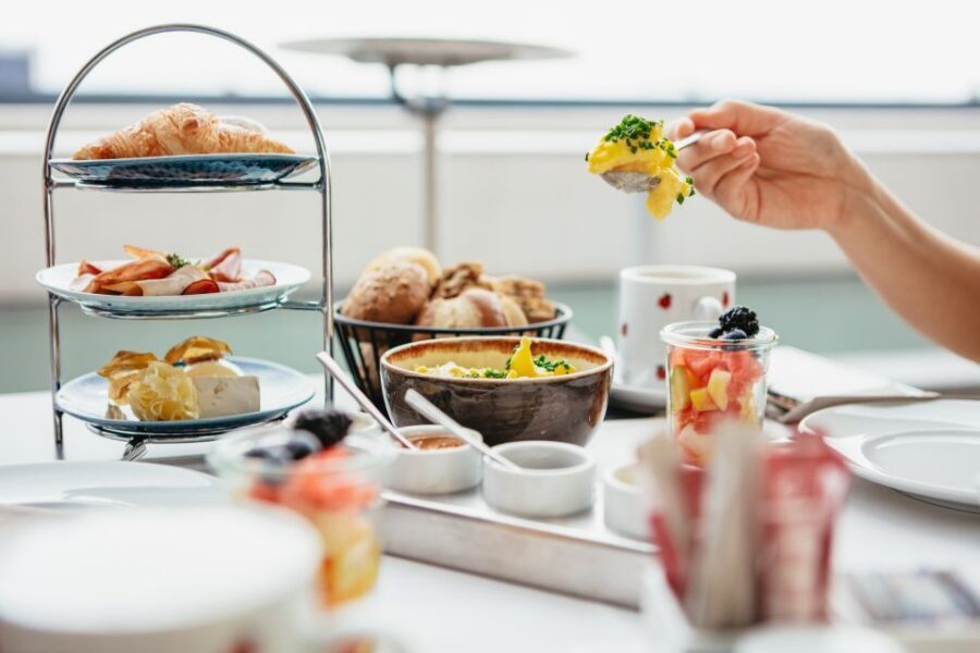 Berlin: Rooftop Breakfast at Käfer Restaurant Reichstag - The 75-minute flow: breakfast, then the dome audio tour