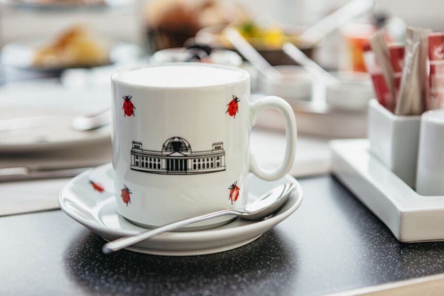 Berlin: Rooftop Breakfast at Käfer Restaurant Reichstag - Reserved entry and security: what can slow you down