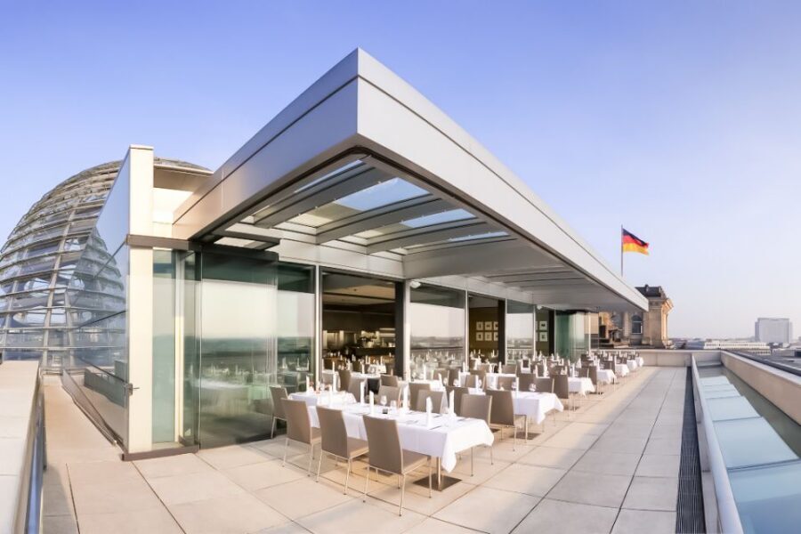 Berlin: Rooftop Dinner at the Käfer Restaurant Reichstag - Aperitif of the month and drinks: included, optional, and how it affects the bill