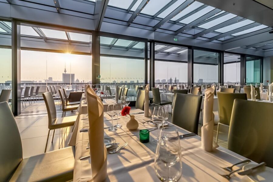 Berlin: Rooftop Dinner at the Käfer Restaurant Reichstag - Price and logistics: is $152 per person worth it?