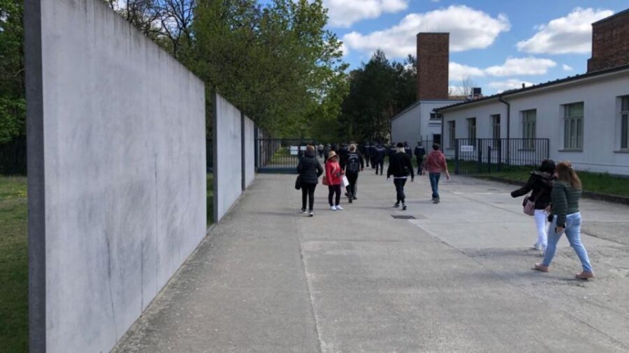Berlin: Sachsenhausen Concentration Camp Guided Tour - From Alexanderplatz to Sachsenhausen: the ride that sets the tone