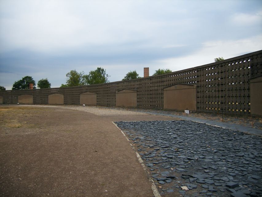 Berlin: Sachsenhausen Memorial 6-Hour Tour in Spanish - Station Z: why this stop is explained clinically