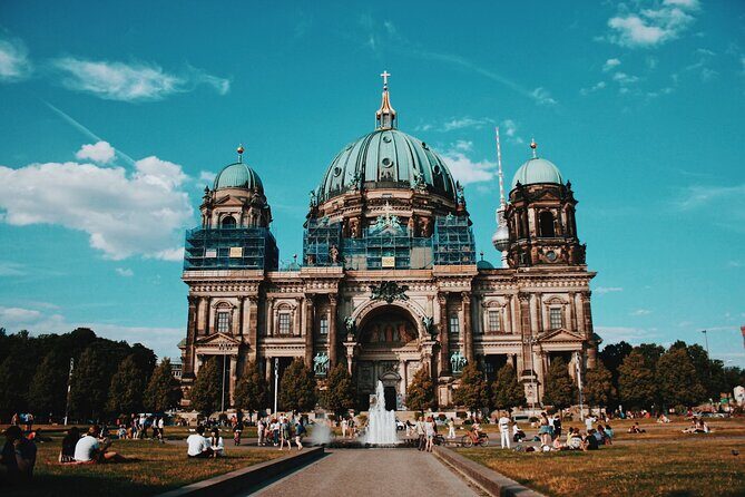 Berlin Scavenger Hunt and Highlights Self-Guided Tour - Starting At Alexanderplatz: Getting Going Without A Schedule