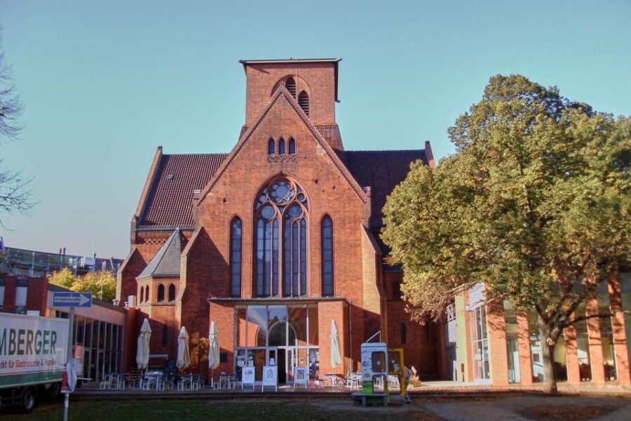 Berlin: Schillerkiez and Rollberg Walking Tour - Schiller Promenade Stories and Famous Residents You’ll Want to Follow Up