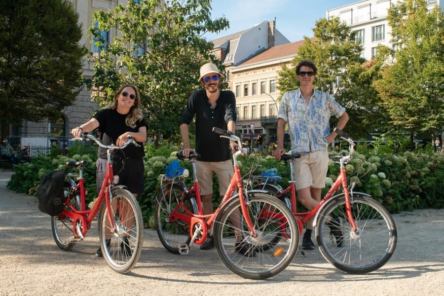 Berlin: Secrets of Berlin Bike Tour - Bikes and timing: how to make 210 minutes actually feel like a win