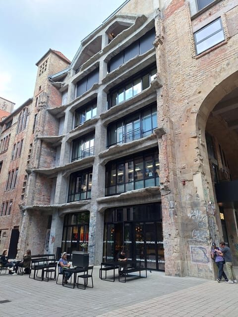 Berlin: Secrets of Berlin Bike Tour - Getting the lay of the city with a Spree-side stop