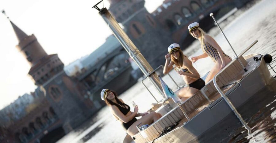 Berlin: Self-drive hot tub boat experience - What’s included vs. what you bring (so you don’t waste time)