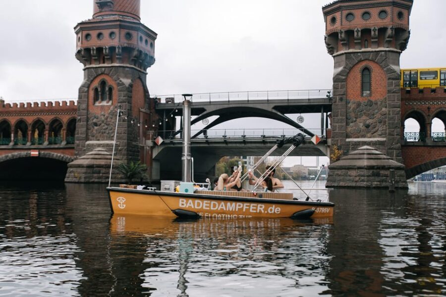 Berlin: Self-drive hot tub boat experience - Being captain on an electric boat: the skill level is lower than you think