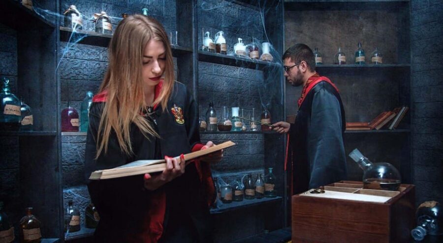 Berlin: “Shadow of the Rubber Duck” Escape Room Experience - The Water-Wave Moment and Dark Atmosphere: Fun Sensory Tricks