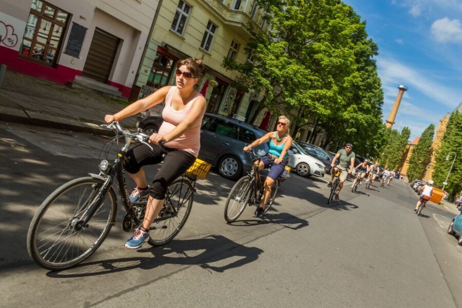 Berlin: Sights and Highlights Bike Tour with a Local Guide - Government District and Central Station: Where Big Power Meets Motion