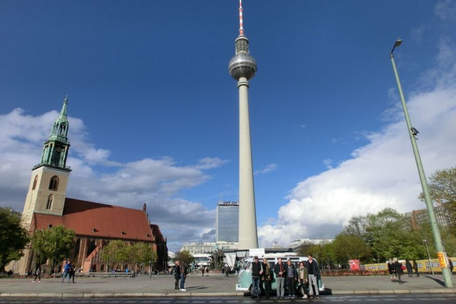 Berlin: Sightseeing Tour in Classic Volkswagen T1 Samba Bus - The Cold War and divided Berlin: Wall area to Checkpoint Charlie