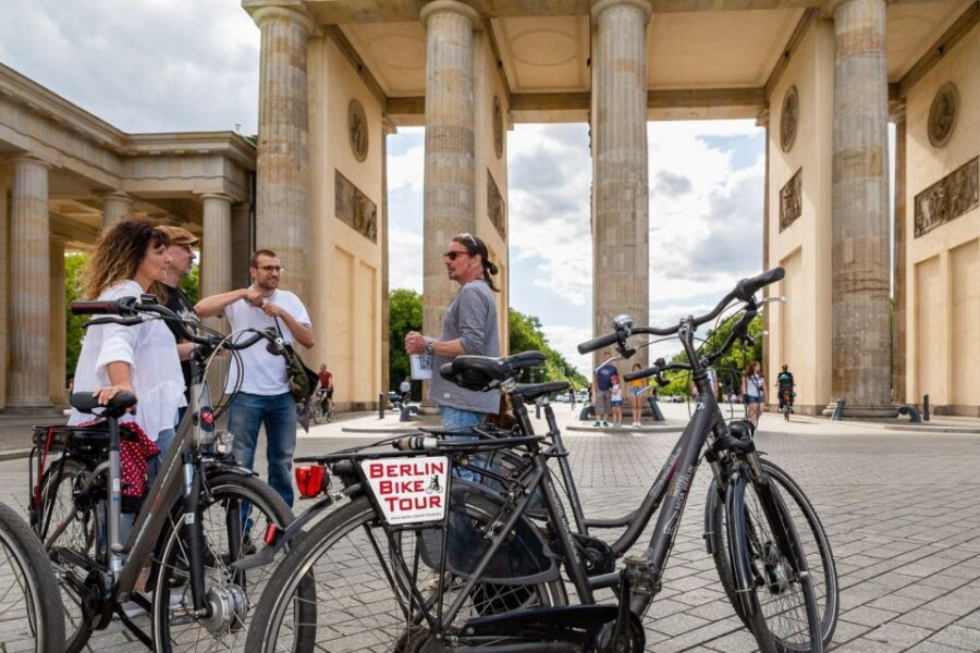 Berlin: Small Group Bike Tour Through City Center - Brandenburg Gate and the Holocaust Memorial: two different weights on the same route