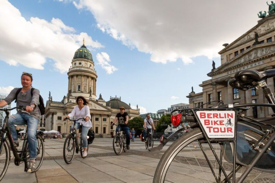 Berlin: Small Group Bike Tour Through City Center - The New Synagogue and Old Post Headquarters: contrast in the middle of Mitte