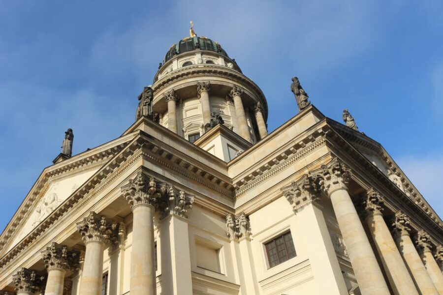 Berlin: the treasures of berlin - walking tour - Unter den Linden to Gendarmenmarkt: Classic Berlin Meets Performance-Space Beauty