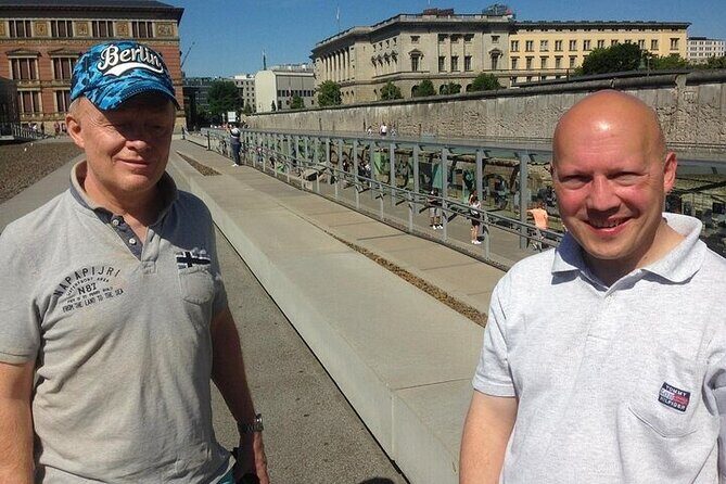 Berlin Third Reich & Cold War Walking Tour With A Guide - Brandenburg Gate: A Peace Symbol With a Berlin Wall Echo