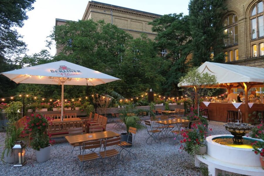 Berlin: Ticket for Bar Jeder Vernunft - Theater & Restaurant - Where the evening starts: getting into Bar Jede Vernunft