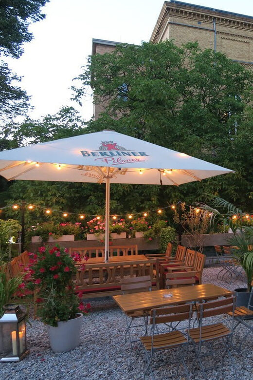 Berlin: Ticket for Bar Jeder Vernunft - Theater & Restaurant - Dinner and seating: how the evening is paced