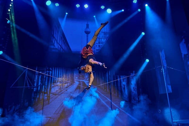 Berlin: “VARIETÉ GAGA” at Wintergarten - Varieté Show - Acrobatics that keep stealing your focus