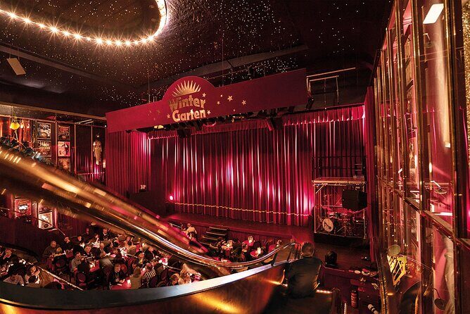 Berlin Varieté: "JOSEPHINE -The Queen of Entertainment" - Service, seating, and breaks: how to plan your evening pace