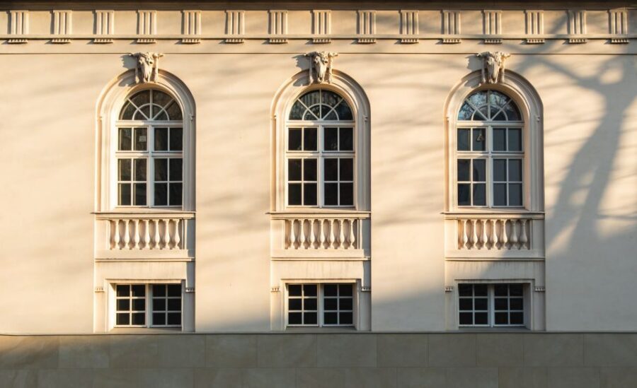 Berlin: walking tour about Charité - From plague house beginnings to the Nobel doctor line-up on the streets