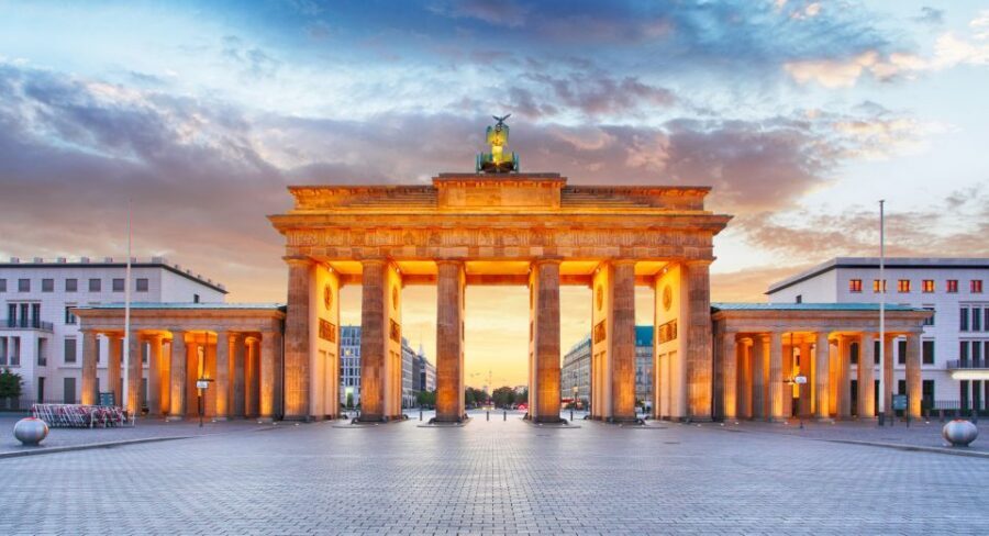 Berlin: Walking Tour of the Top 10 Sightseeing Attractions - Key highlights worth planning around