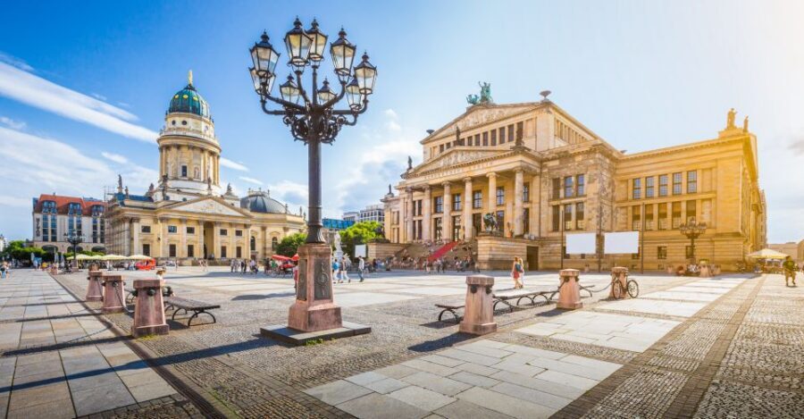 Berlin: Walking Tour of the Top 10 Sightseeing Attractions - Holocaust Memorial to Potsdamer Platz: moving from memory to the city grid