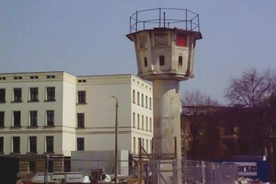 Berlin Wall: City Tour of Divided Germany - Friedrichstraße Station: The Cold War Border Reality