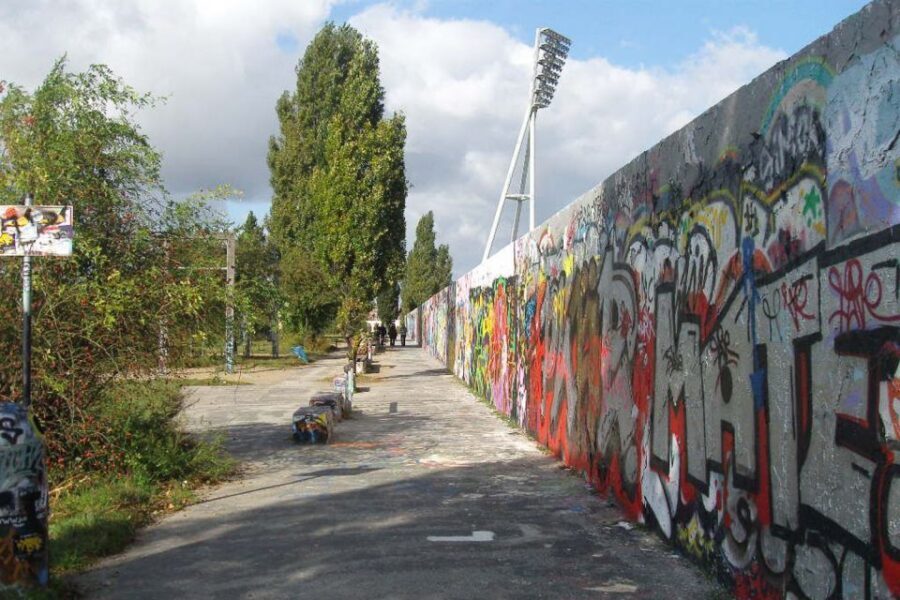 Berlin Wall: Small Group Guided Tour - Ulbrichtkurve: a famous bend that teaches how the border was designed