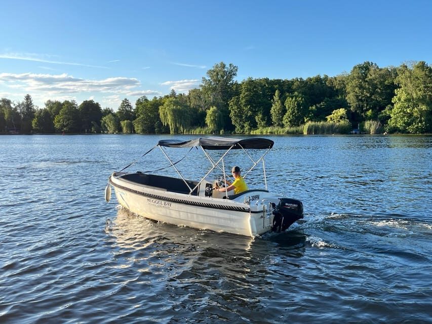 Berlin: Wonderful days renting the motorboat tortola - Meeting at Mueggelbay: finding Neuhelgoländer Weg 7 smoothly