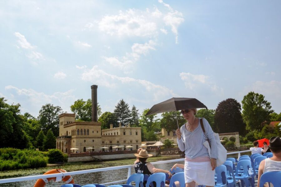 Berlin: World Heritage Cruise to Potsdam - On-board comfort: seats, staff, commentary, and the onboard vibe