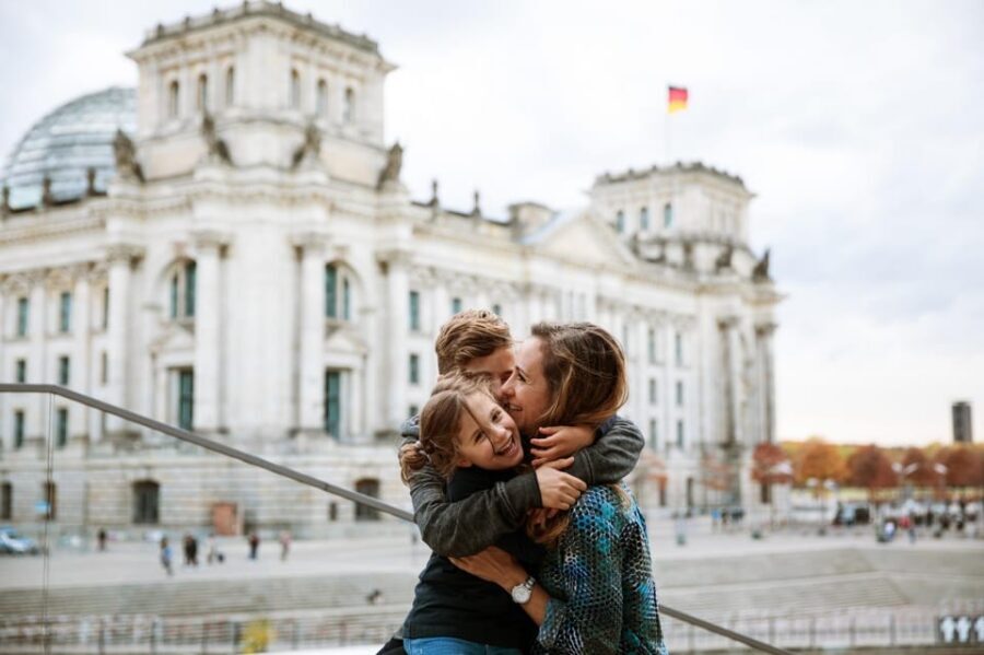 Berlin: Your Personal Vacation Photographer - Getting great Berlin backdrops without guessing