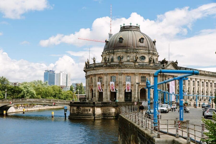 Best of Berlin E-Bike Tour - What to Bring for Comfort (And What the Tour Provides)
