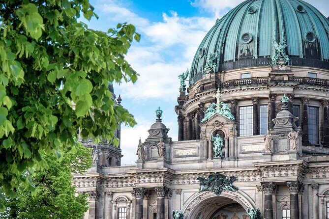 Best of Berlin HopOn HopOff Tour - The center-and-museums zone: DomAquarée and Museumsinsel