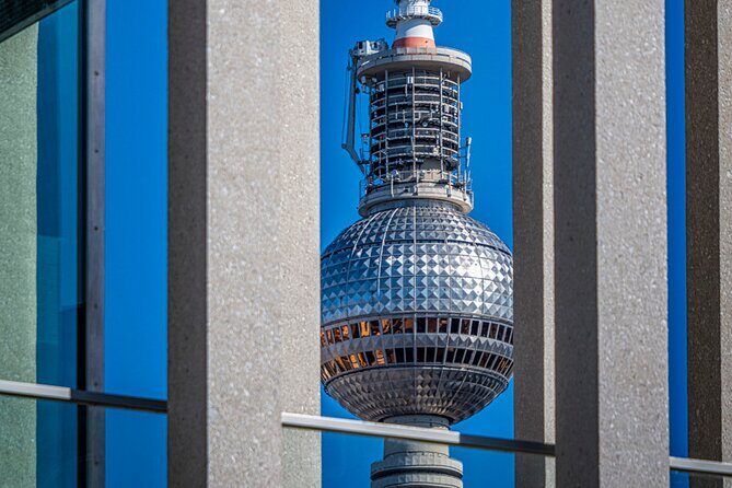 Best of Berlin HopOn HopOff Tour - The western finish: Zoological Garden, Kranzler Eck, and back to Kurfürstendamm