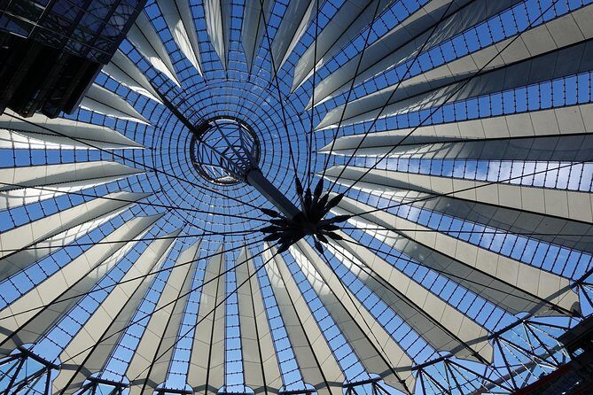 Best of Berlin with a licensed Guide - A 3-hour Berlin highlights route built for real context