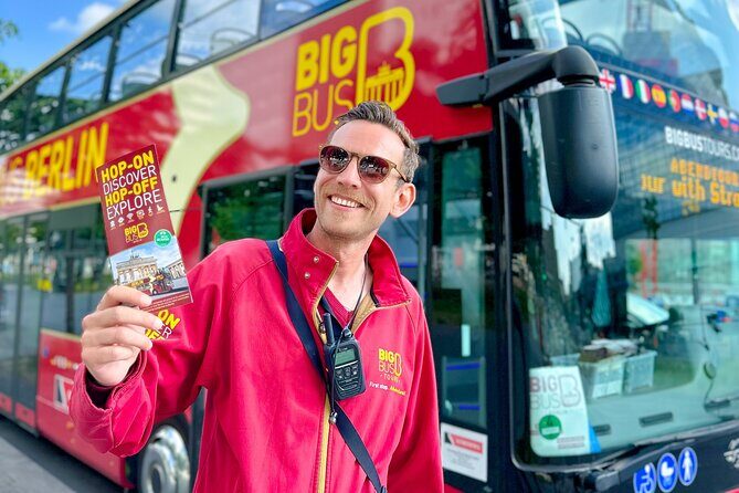 Big Bus Berlin Hop-On Hop-Off Sightseeing Tour & Currywurst - Stop-by-Stop: Central Loop From Alexanderplatz to Rotes Rathaus