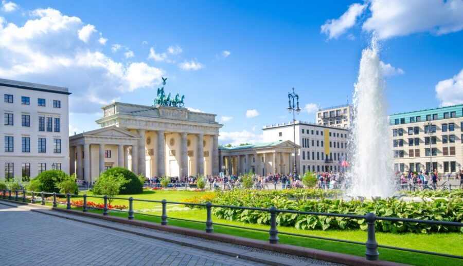 Bike Tour of Berlin Top Attractions with Private Guide - Major stops and how they connect in your ride